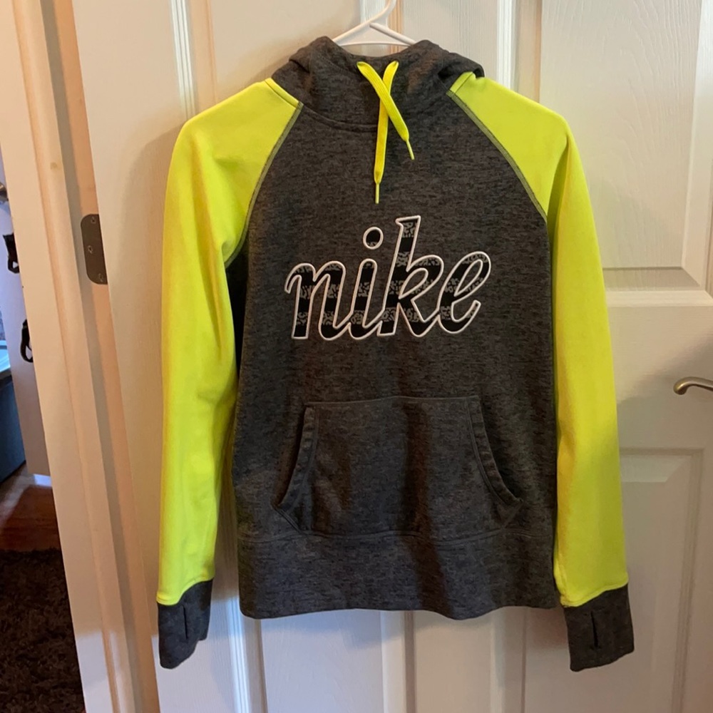 Women’s Nike Therma-Fit hoodie. Size Small.